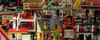 Fliegendes Haus aus dem Film "Up!" in der Lego-Sonderschau