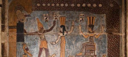 Restaurirung der Tempeldecke im ägyptischen Esna 