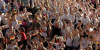 Public Viewing im Motorworld Village in Metzingen