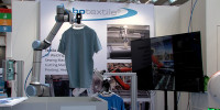Am Stand von robotextile
