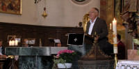 Joachim Zeller in der Kirche