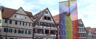 Regenboggenflagge weht in T&uuml;bingen
