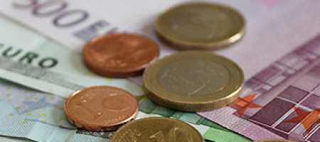 EURO-Banknoten und Münzen