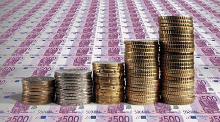 EURO-Banknoten und M&uuml;nzen