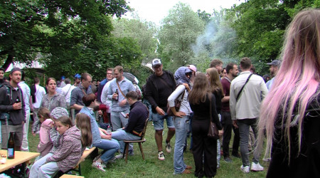 Feier nach Stocherkahnrennen