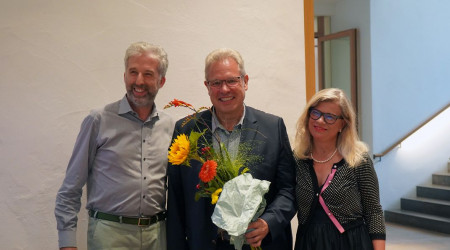Cord Soehlke (Mitte) mit Boris Palmer und Gundula Sch&auml;fer-Vogel